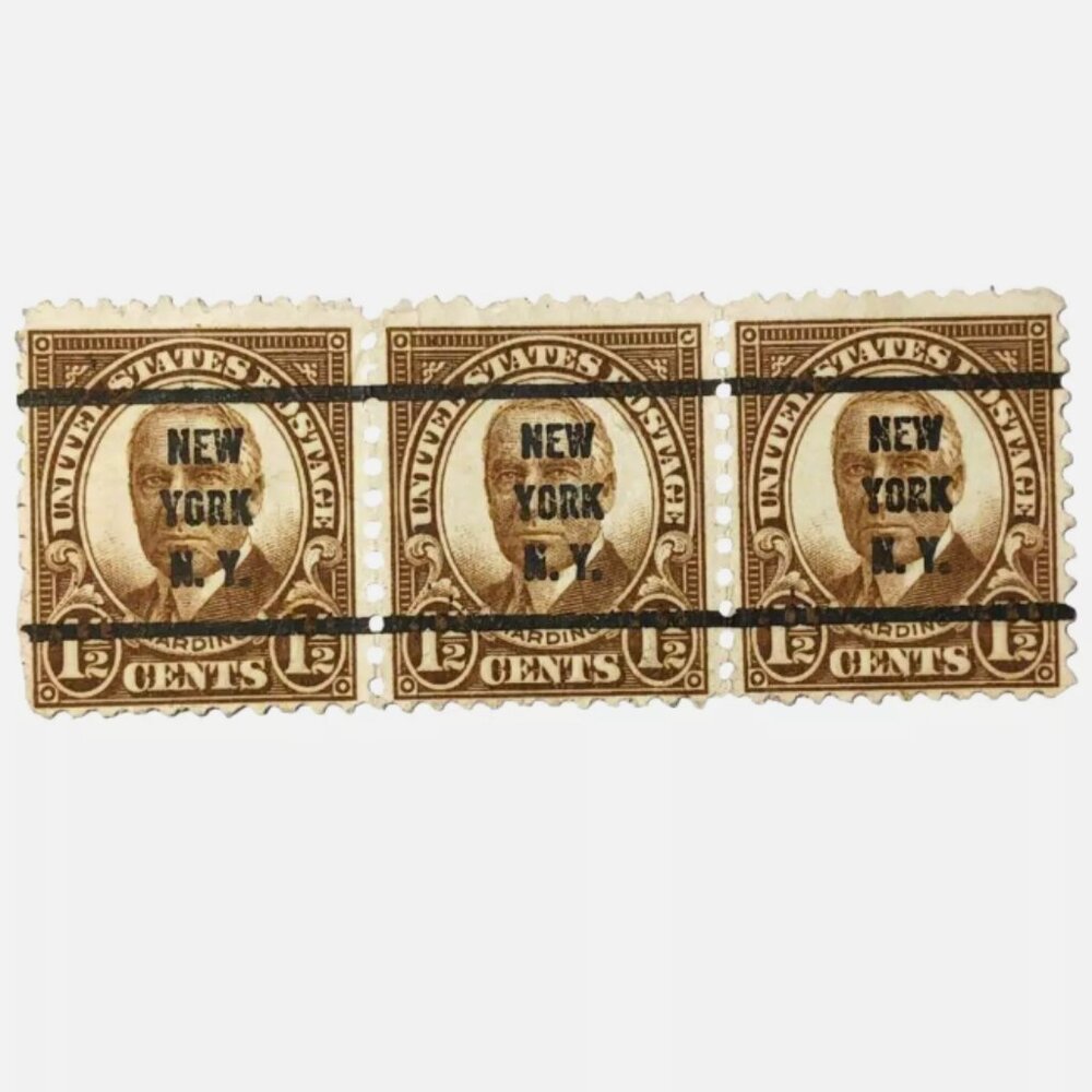 USA STAMP 1930 Harding 1-1/2 Cent Brown Stamp New York NY Horizontal Plate of 3